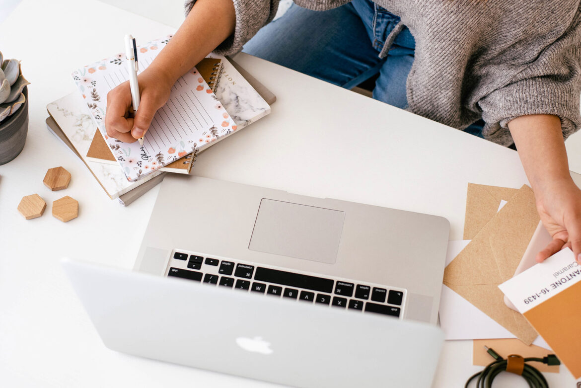 blogging computer flatlay