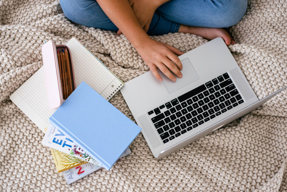 home school, homeschool, homeschooling, learning, learn from home, learn at home, unschooling, hybrid learning. traditional vs homeschool, homeschool guide, homeschool help, homeschool tips, homeschool in vegas